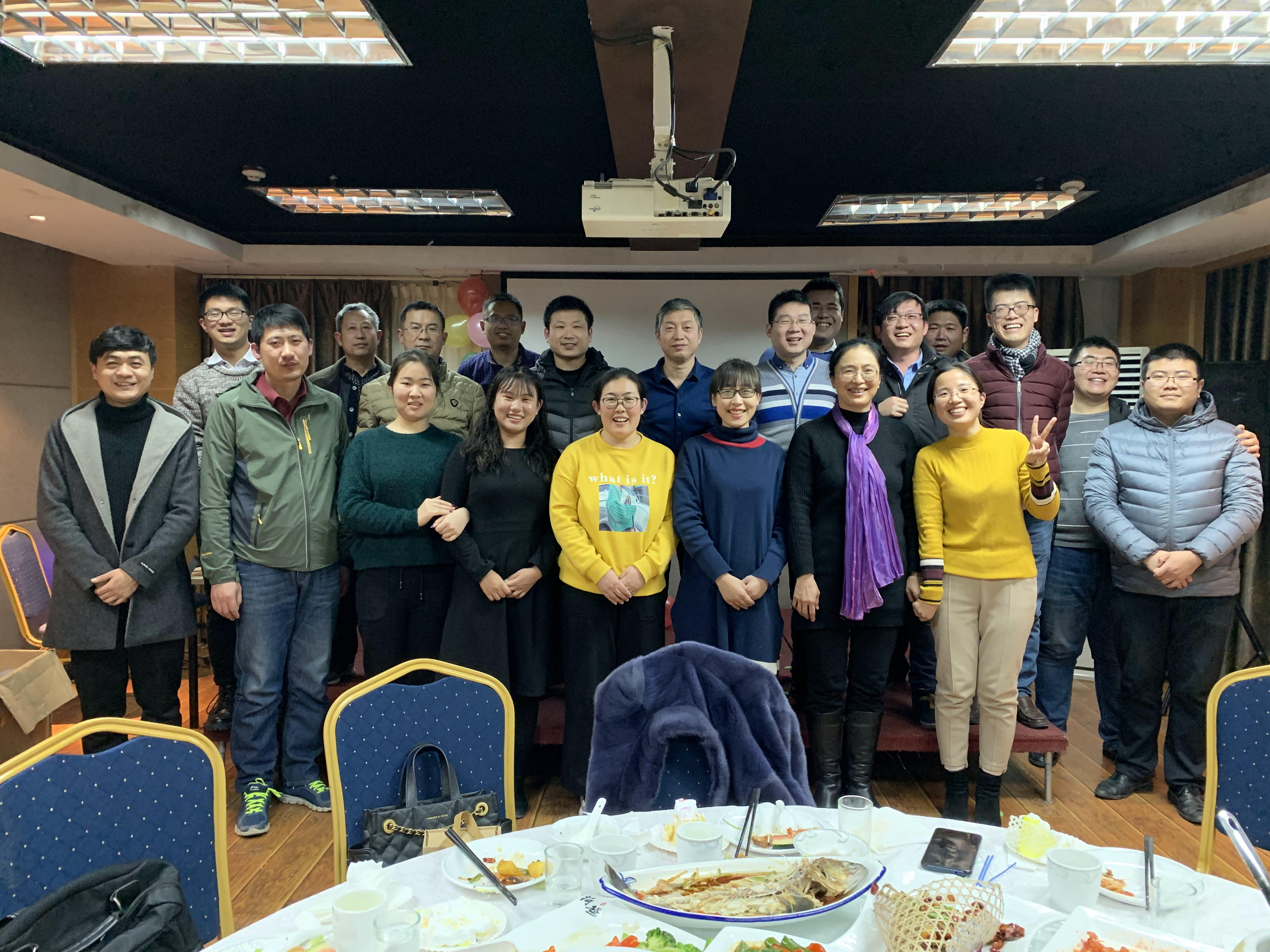 世紀元通電腦數(shù)控雕刻機、木工雕刻機、石材雕刻機、亞克力成型機、亞克力吸塑機、亞克力壓塑機、標牌刻牌機、數(shù)控圍字機、亞克力折彎機、數(shù)控開槽機、等離子切割機、激光切割機